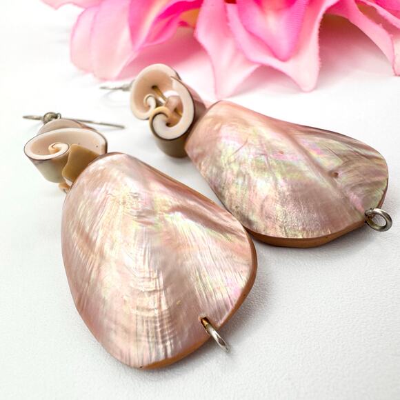 Irridescent Seashell Earrings Puffy Champagne Taupe Neutral Beachy Vaca Cruise - Picture 3 of 8
